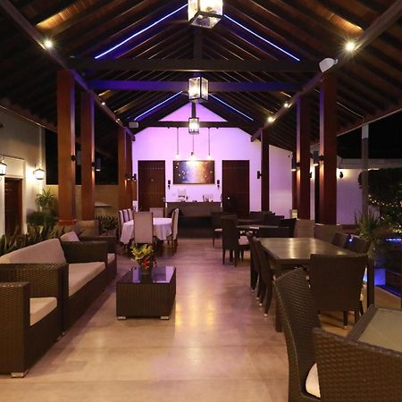 Swanee Grand Hotel Negombo Eksteriør billede