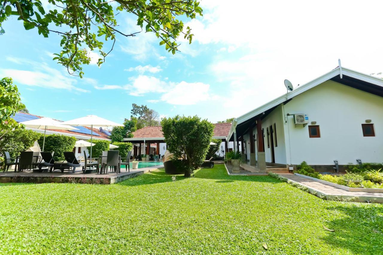Swanee Grand Hotel Negombo Eksteriør billede