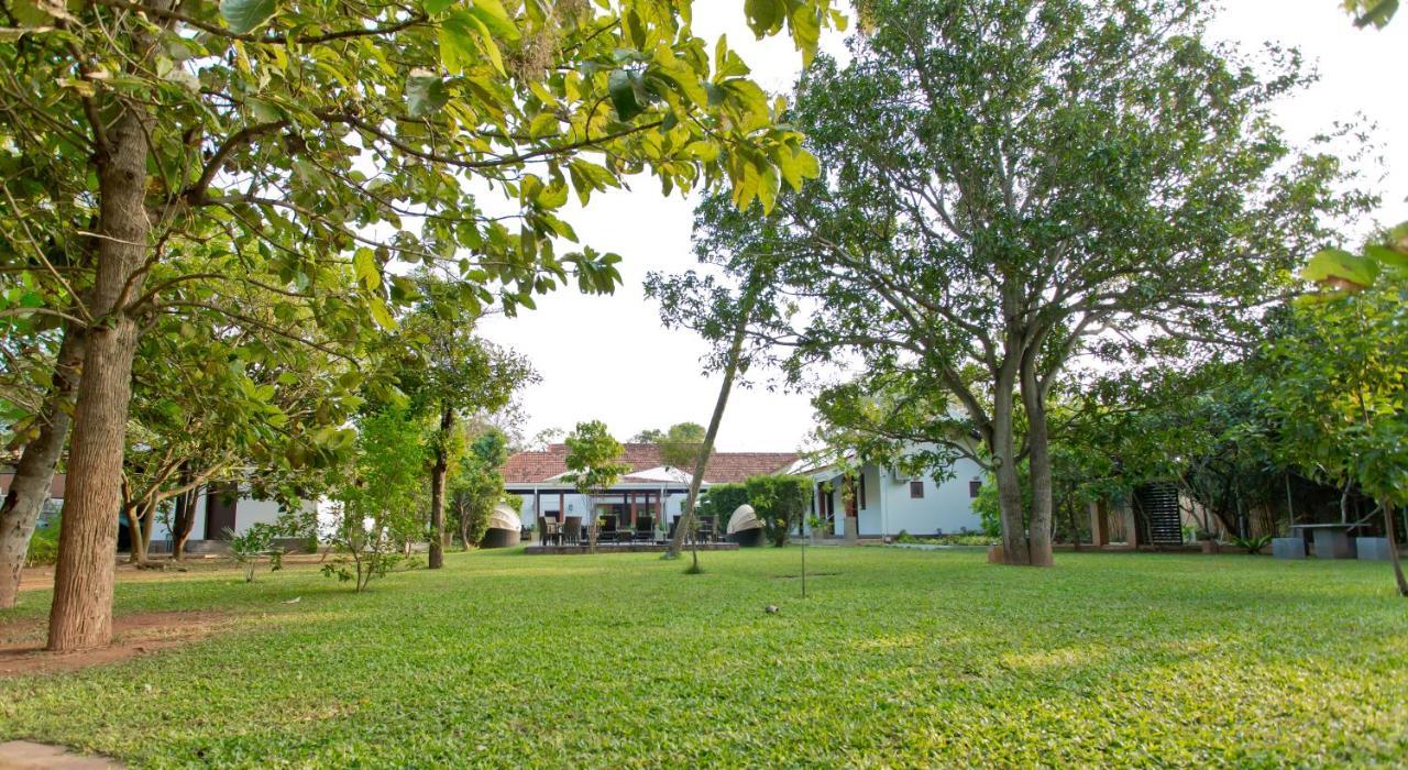 Swanee Grand Hotel Negombo Eksteriør billede
