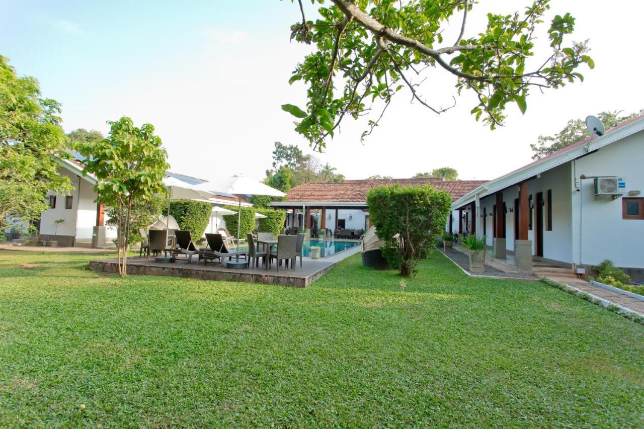 Swanee Grand Hotel Negombo Eksteriør billede