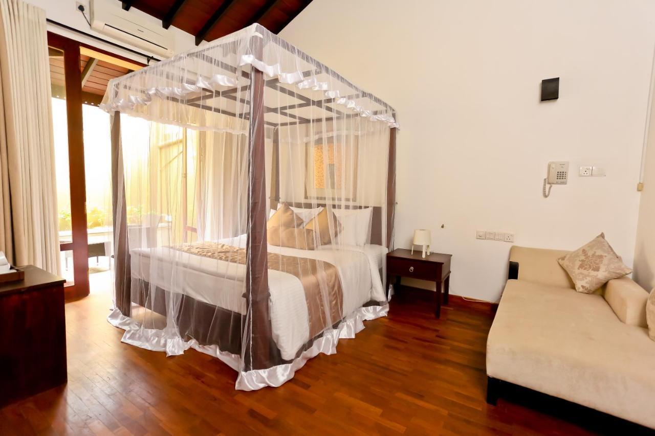 Swanee Grand Hotel Negombo Eksteriør billede