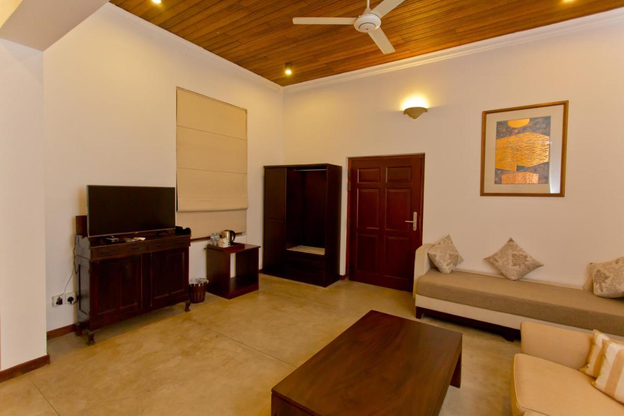 Swanee Grand Hotel Negombo Eksteriør billede