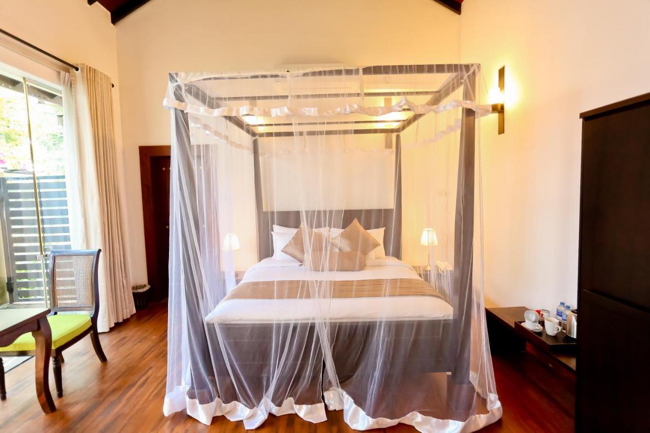 Swanee Grand Hotel Negombo Eksteriør billede