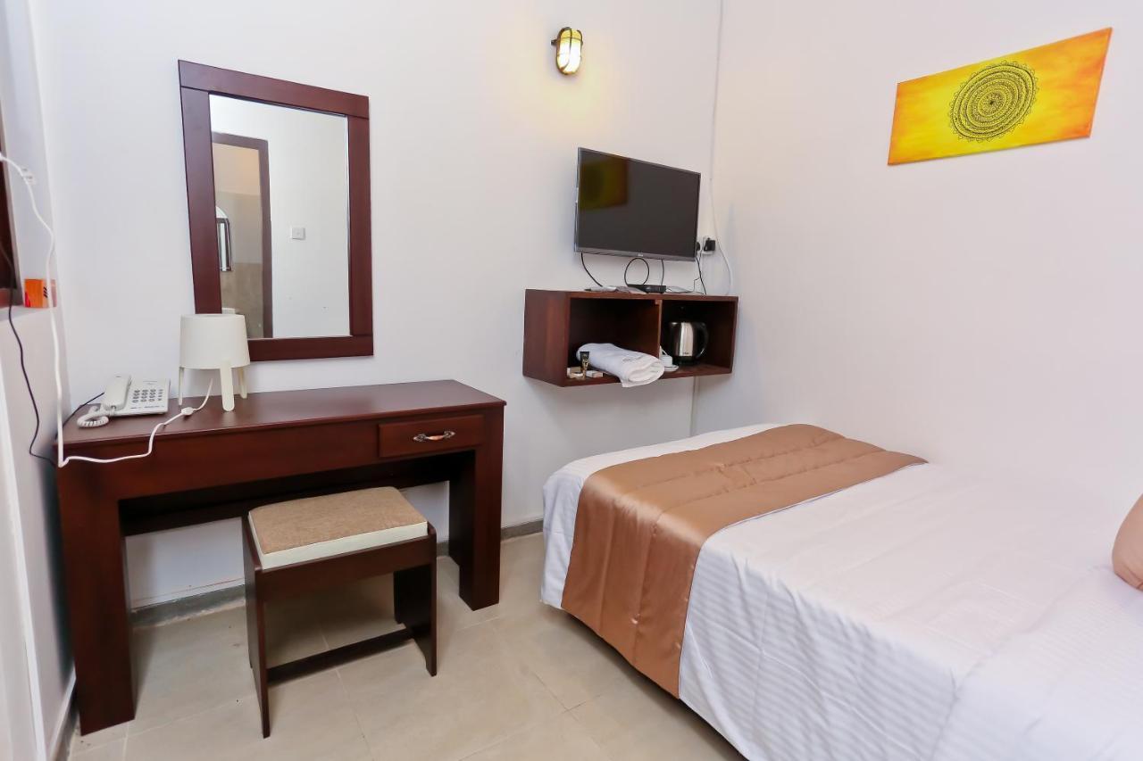 Swanee Grand Hotel Negombo Eksteriør billede