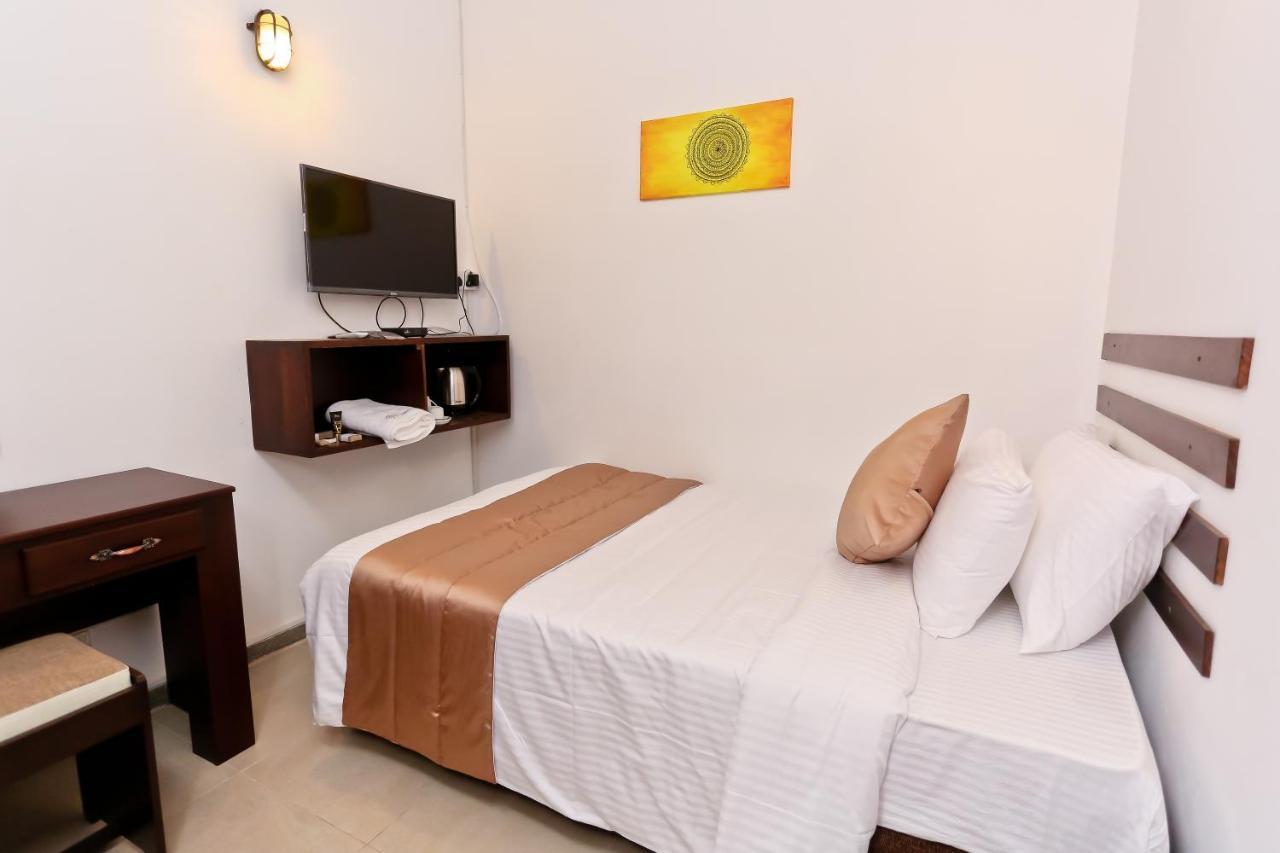 Swanee Grand Hotel Negombo Eksteriør billede