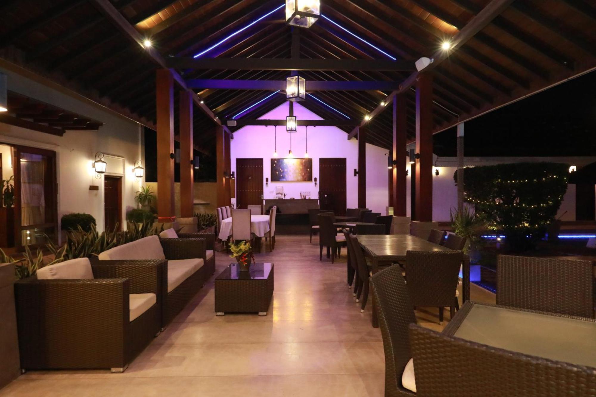 Swanee Grand Hotel Negombo Eksteriør billede